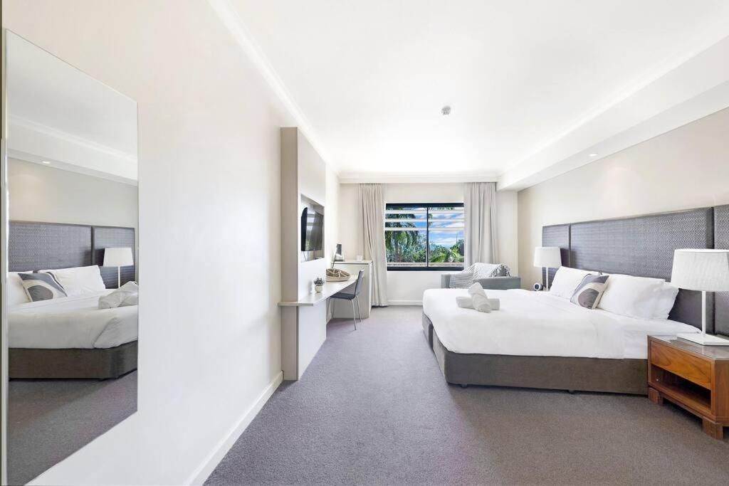 'Towering Palms' Resort-Style Apartment With A Separate Studio Darwin Exterior foto